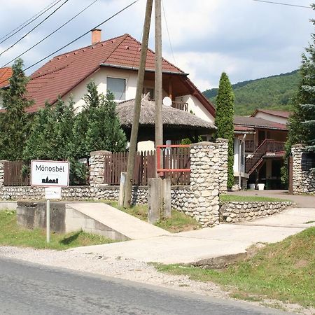 Horvath Vendeghaz Hotel Monosbel Exterior photo
