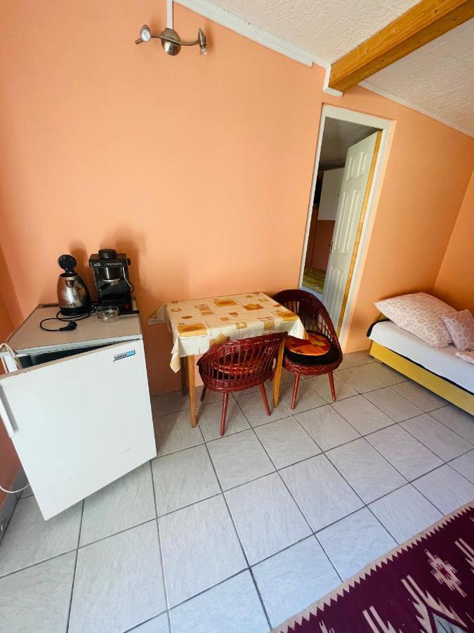 Horvath Vendeghaz Hotel Monosbel Exterior photo